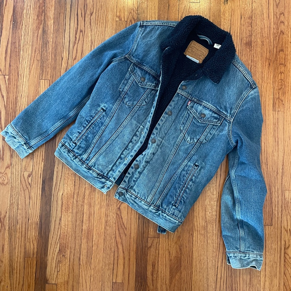 Levi’s Premium Quality Denim Sherpa Lined Trucker Jacket